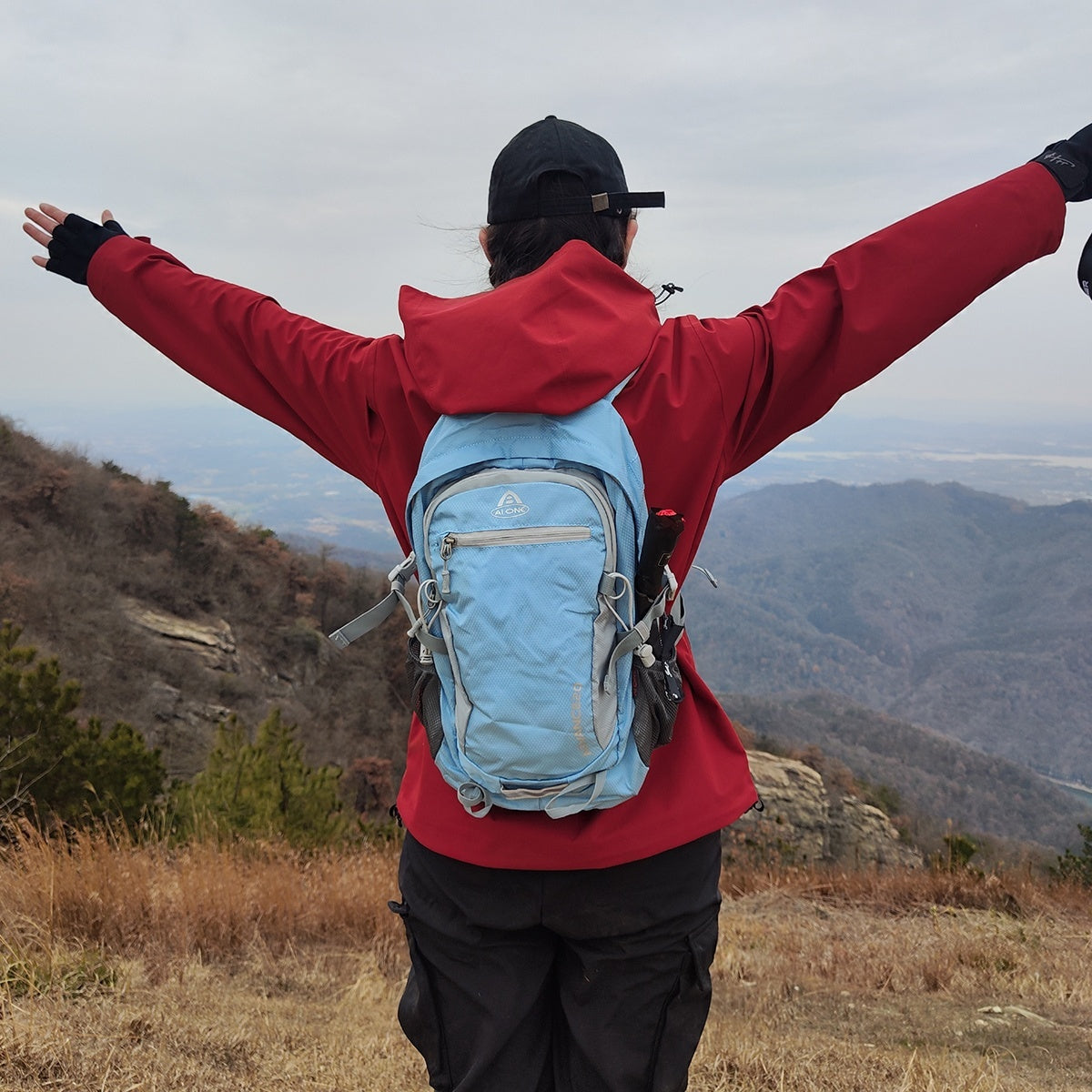 Discover the Ultimate Hiking Companion: The Large Capacity Portable Outdoor Hiking Backpack